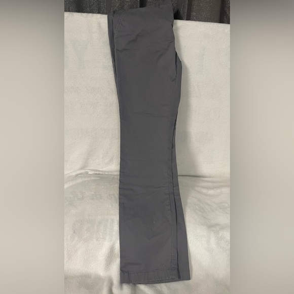 Tommy Hilfiger men’s slim fit pants - Picture 3 of 6